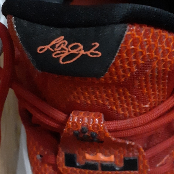Nike Lebron James Heart of a Lion Sneakers Size 13 - Picture 7 of 11